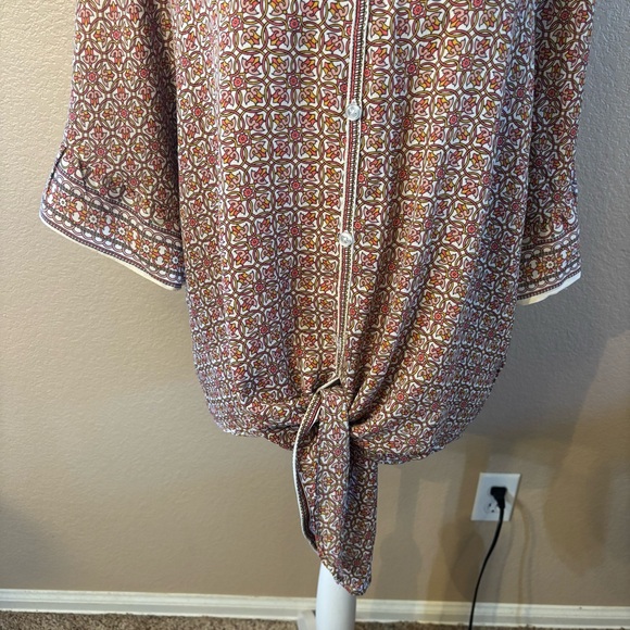 Max Studio Top XL Geometric Beige Orange White Blouse Flowy front Ties Buttons - Picture 4 of 15